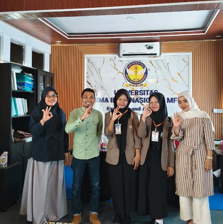 Read more about the article Terima Siswa Magang, Warek I Dorong Link and Match SMKN 2 Mataram dengan Vokasi UNBIM