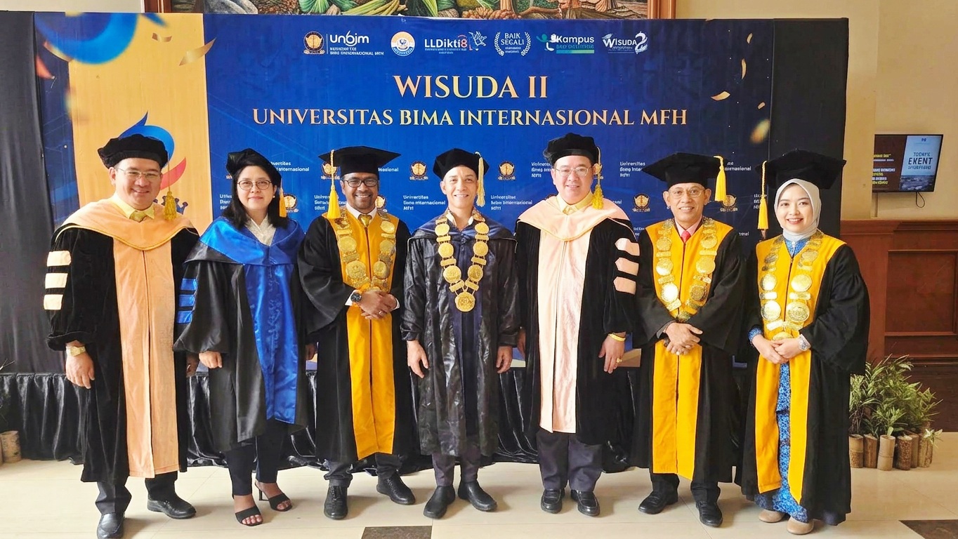 You are currently viewing Wisuda II UNBIM Semakin Berwarna, Mahasiswa Asing dan Mitra Perguruan Tinggi Internasional Turut Hadir
