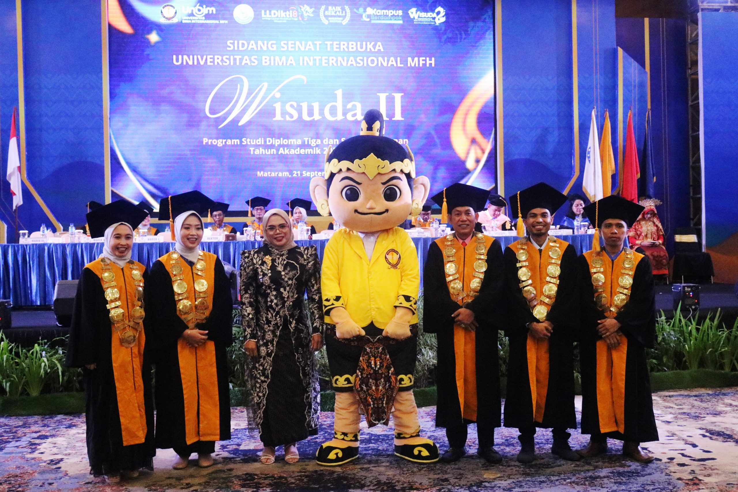 You are currently viewing Sidang Senat Terbuka Universitas Bima Internasional MFH Wisuda II Program D3 dan Sarjana Terapan Tahun Akademik 2025/2026